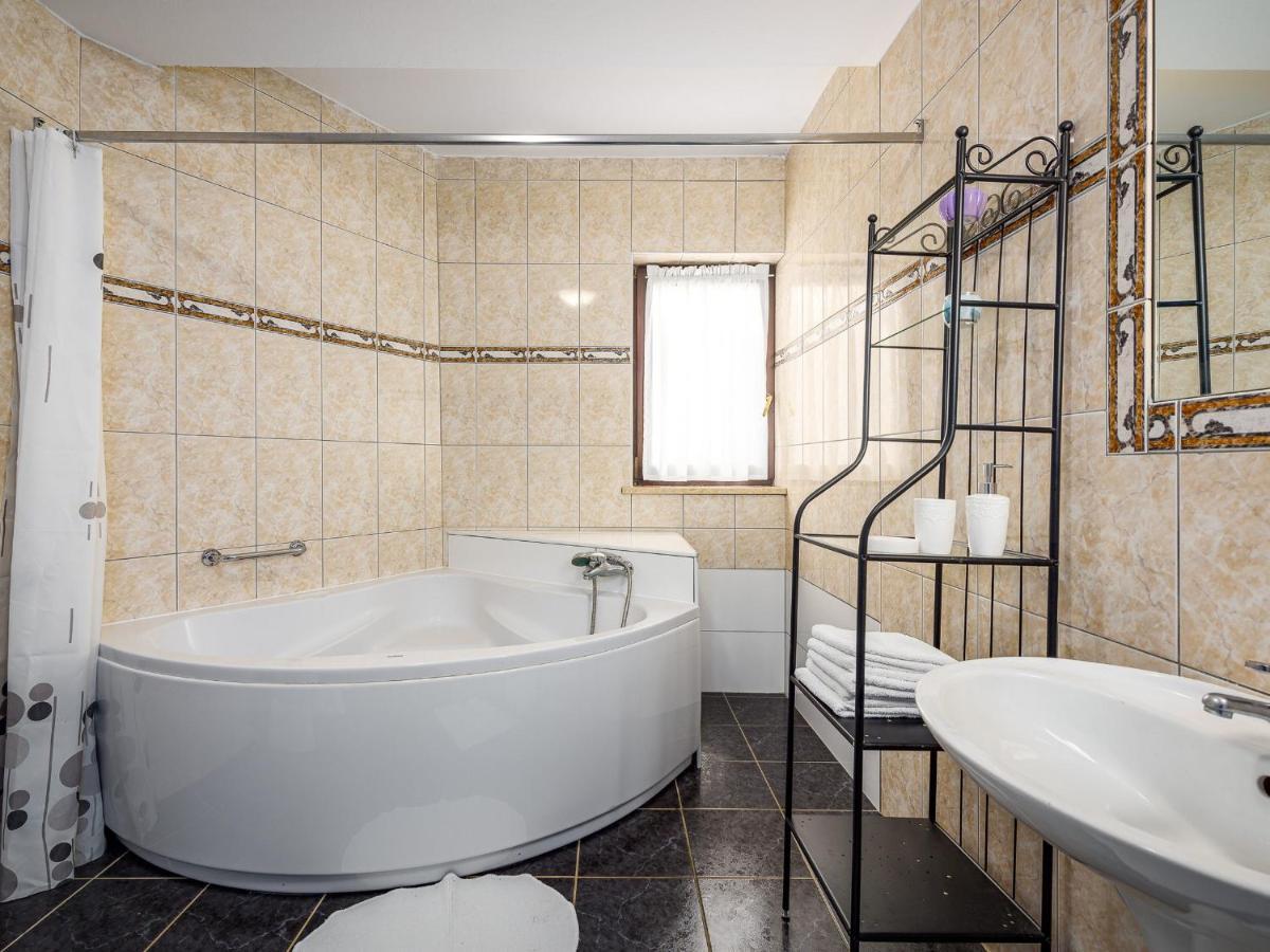 Villa Martimar With Pool And Hot Tub In Istria Rosini Ngoại thất bức ảnh